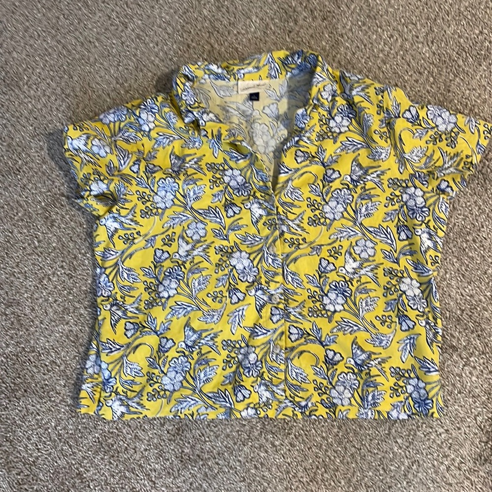 NWOT Universal Thread Women’s Shirt
